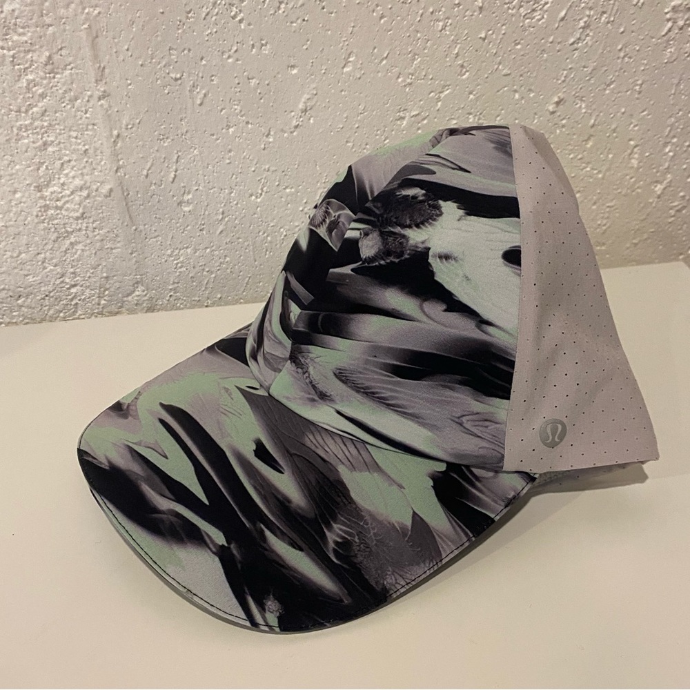 Lululemon fast and free run hat M *vent